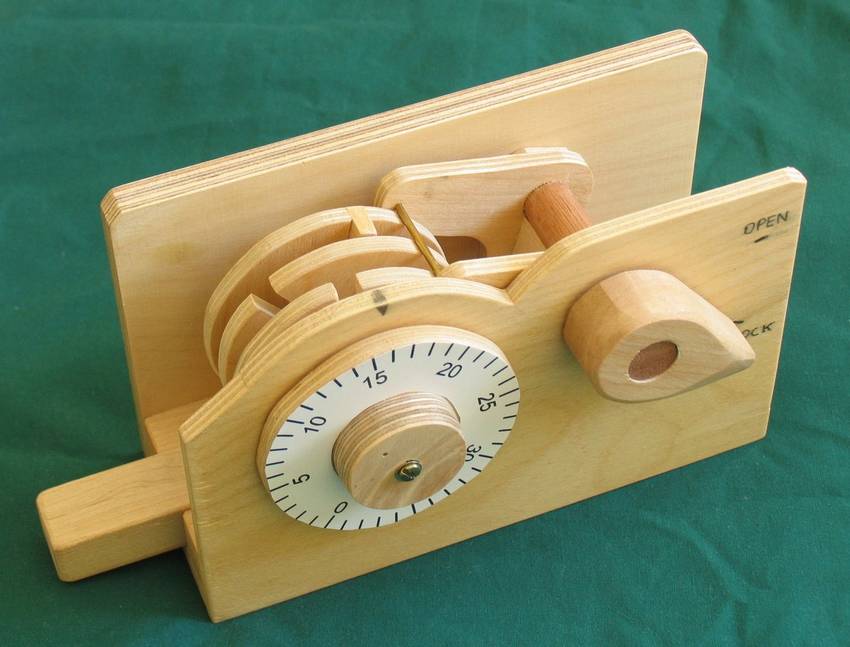 Wooden combination lock plans